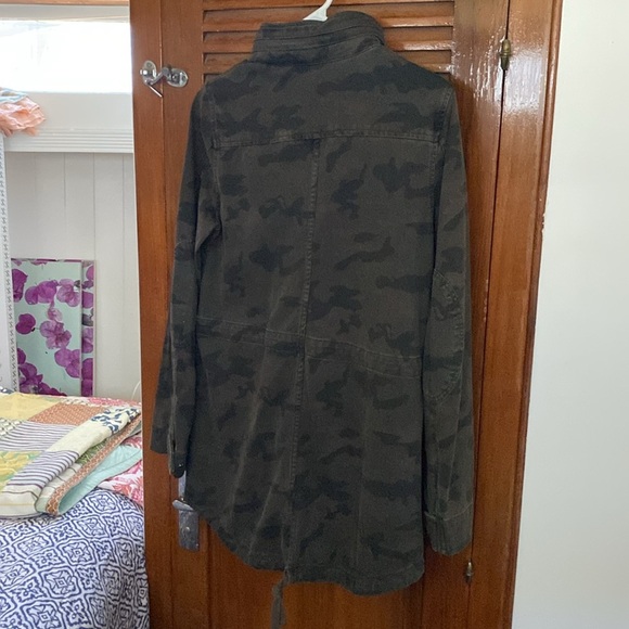 James Perse camouflage jacket with retractable hood size 0 - Picture 10 of 13
